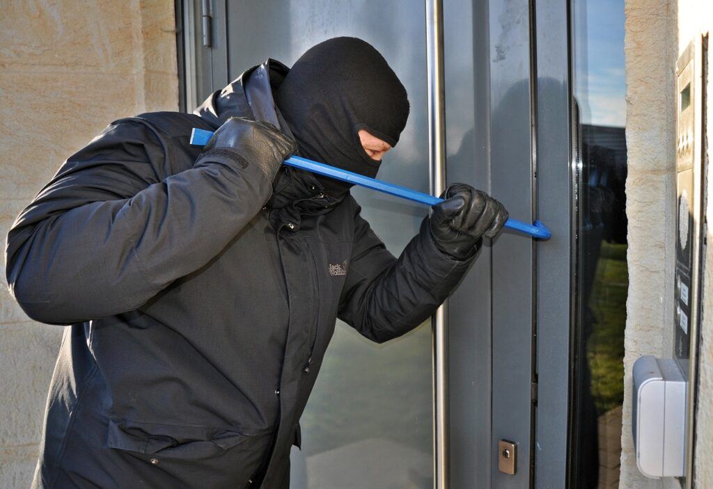 The benefits of home security systems to keep out a burglar.. 